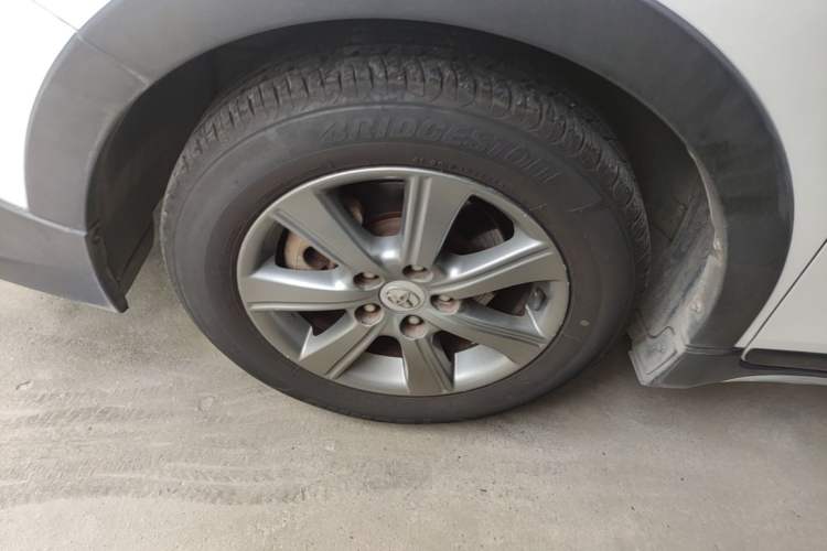 Used Toyota Verso 2015 180E CVT Crossover Edition Left Front Wheel Hub