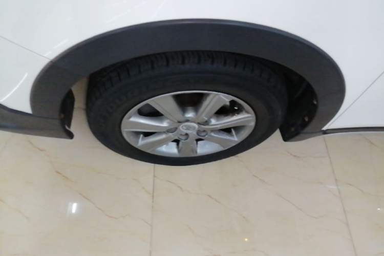 Used Toyota Verso 2015 180E CVT Crossover Edition Left Front Wheel Hub