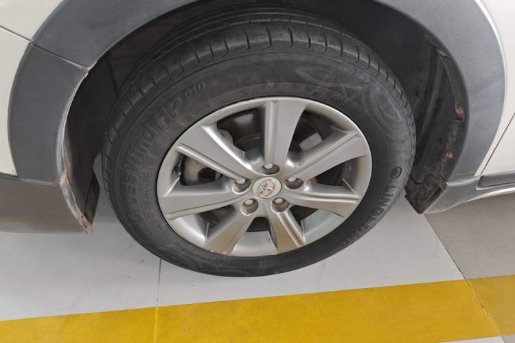 Used Toyota Verso 2015 180E CVT Crossover Edition Left Front Wheel Hub