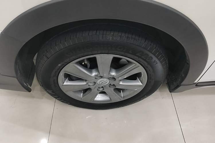 Used Toyota Verso 2015 180E CVT Crossover Edition Left Front Wheel Hub