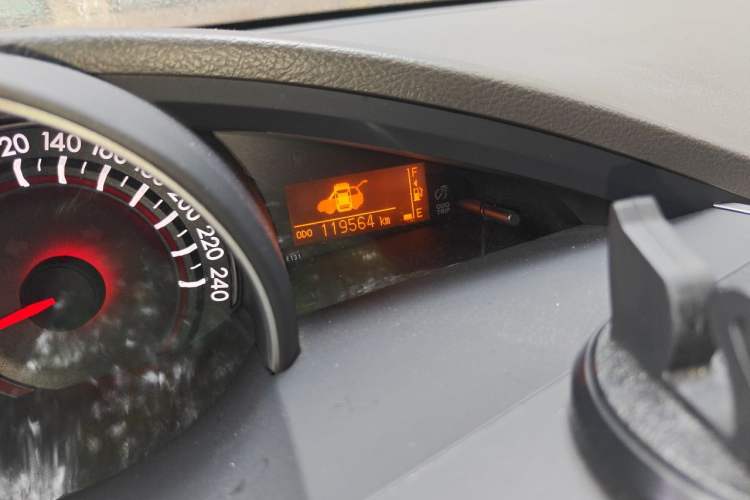 Used Toyota Verso 2015 180E CVT Crossover Edition Odometer Close Up