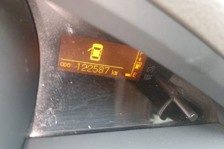 Used Toyota Verso 2015 180E CVT Crossover Edition Odometer Close Up