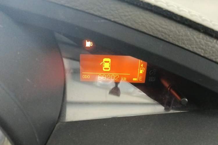 Used Toyota Verso 2015 180E CVT Crossover Edition Odometer Close Up
