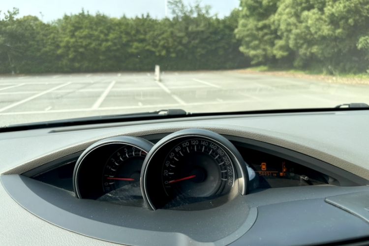 Used Toyota Verso 2015 180E CVT Crossover Edition Odometer Close Up