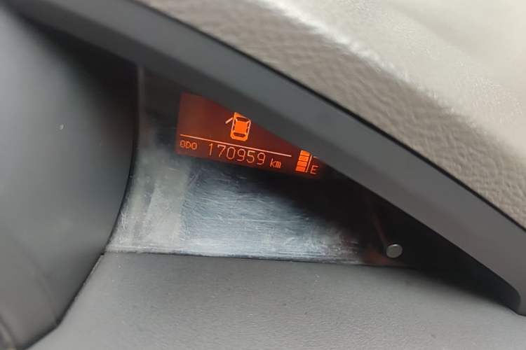 Used Toyota Verso 2015 180E CVT Crossover Edition Odometer Close Up