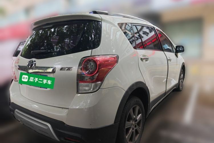 Used Toyota Verso 2015 180E CVT Crossover Edition Rear Right 45 Deg