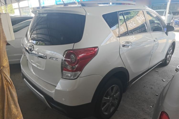 Used Toyota Verso 2015 180E CVT Crossover Edition Rear Right 45 Deg