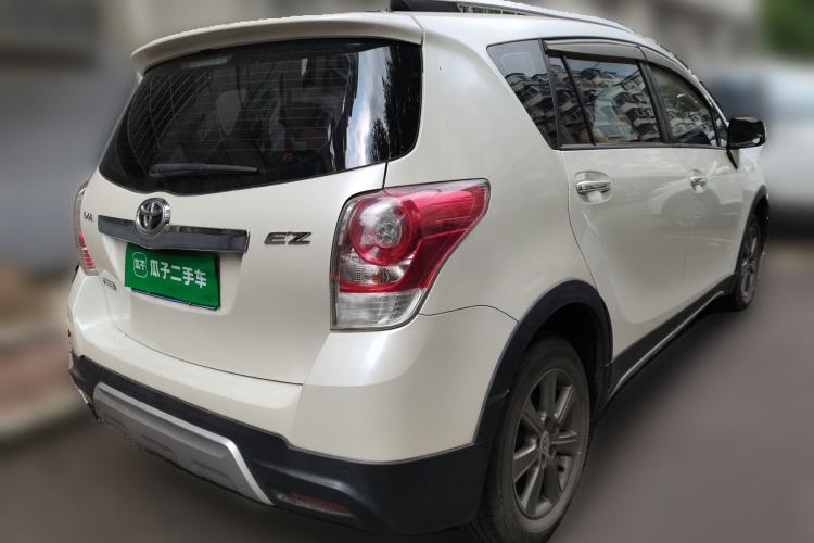 Used Toyota Verso 2015 180E CVT Crossover Edition Rear Right 45 Deg