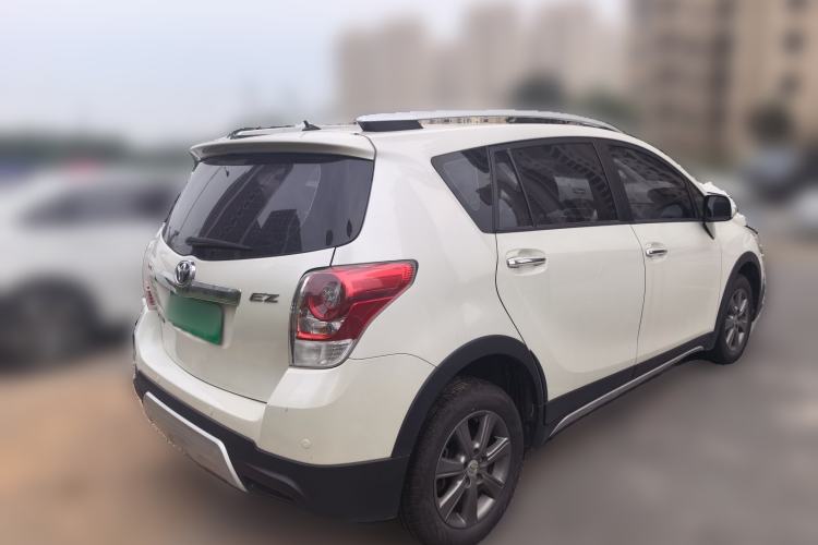 Used Toyota Verso 2015 180E CVT Crossover Edition Rear Right 45 Deg
