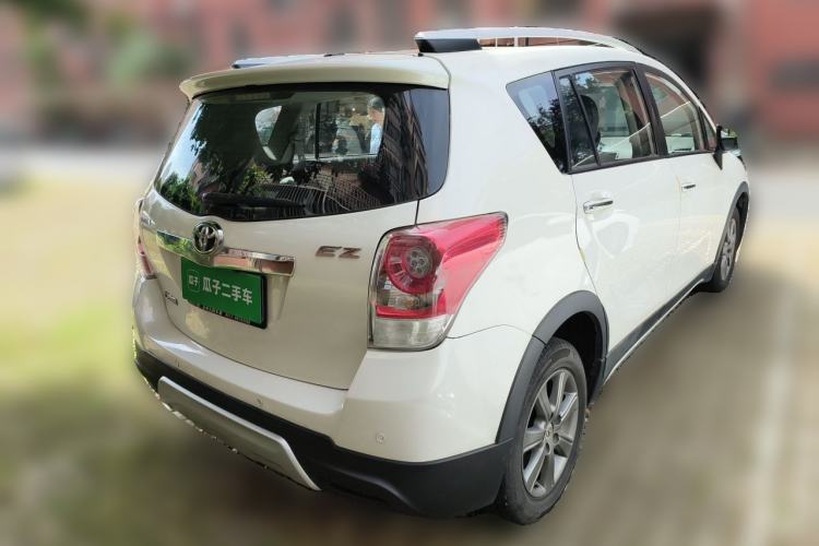 Used Toyota Verso 2015 180E CVT Crossover Edition Rear Right 45 Deg