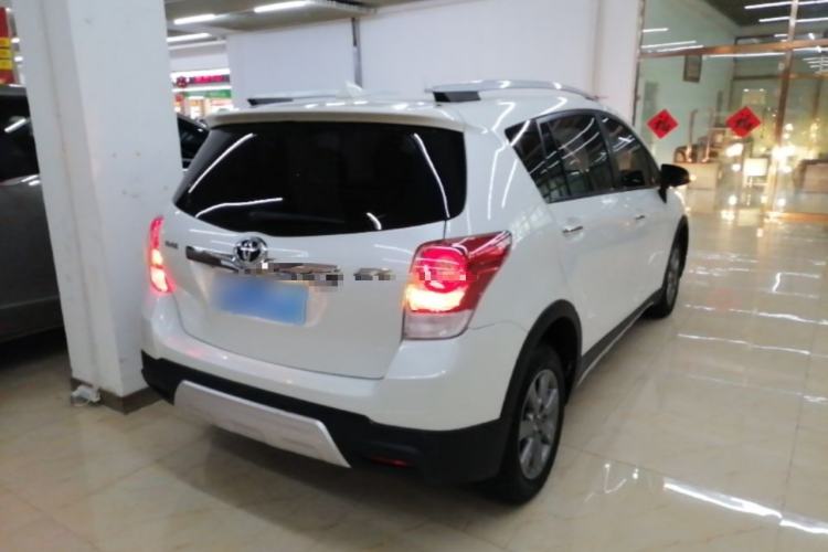 Used Toyota Verso 2015 180E CVT Crossover Edition Rear Right 45 Deg