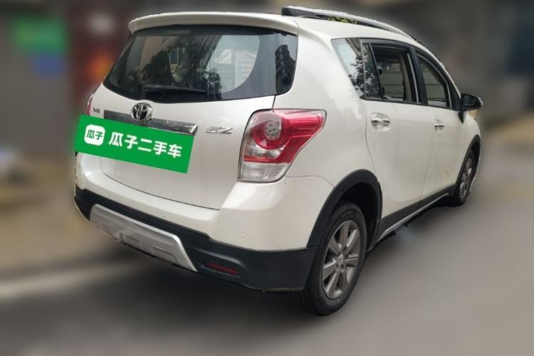 Used Toyota Verso 2015 180E CVT Crossover Edition Rear Right 45 Deg