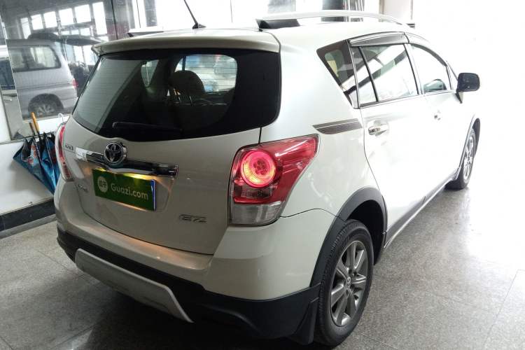 Used Toyota Verso 2015 180E CVT Crossover Edition Rear Right 45 Deg