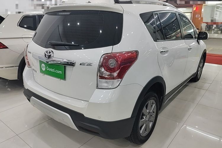 Used Toyota Verso 2015 180E CVT Crossover Edition Rear Right 45 Deg