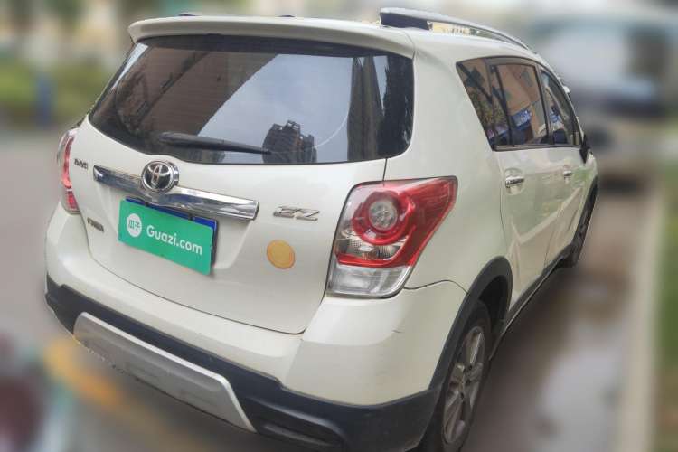 Used Toyota Verso 2015 180E CVT Crossover Edition Rear Right 45 Deg