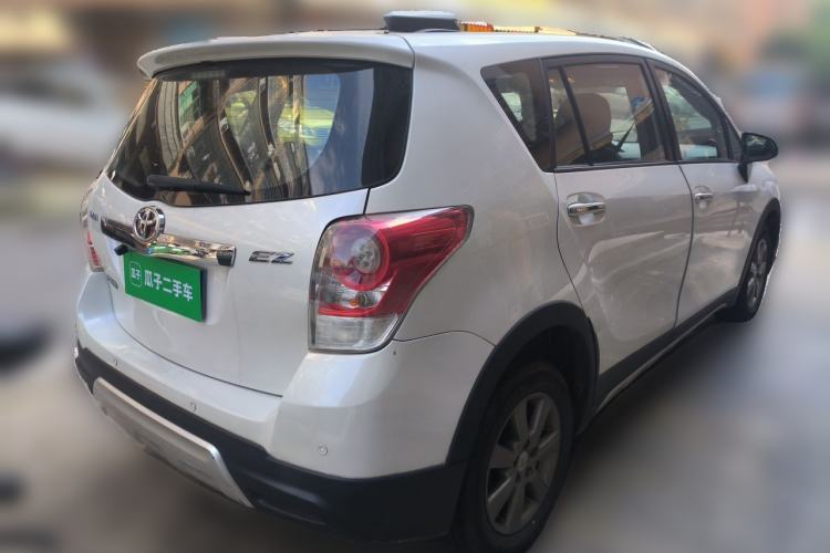 Used Toyota Verso 2015 180E CVT Crossover Edition Rear Right 45 Deg