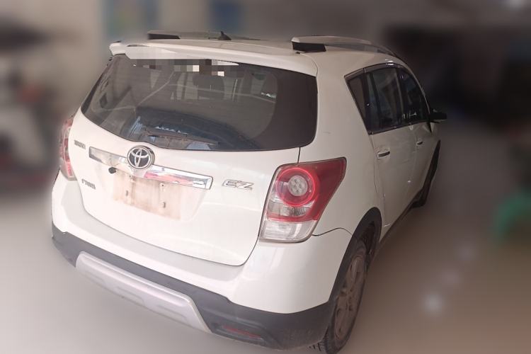 Used Toyota Verso 2015 180E CVT Crossover Edition Rear Right 45 Deg