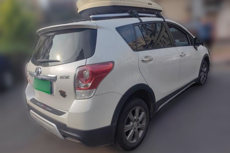 Used Toyota Verso 2015 180E CVT Crossover Edition Rear Right 45 Deg