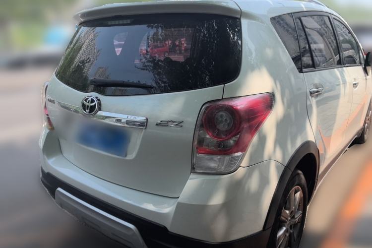 Used Toyota Verso 2015 180E CVT Crossover Edition Rear Right 45 Deg