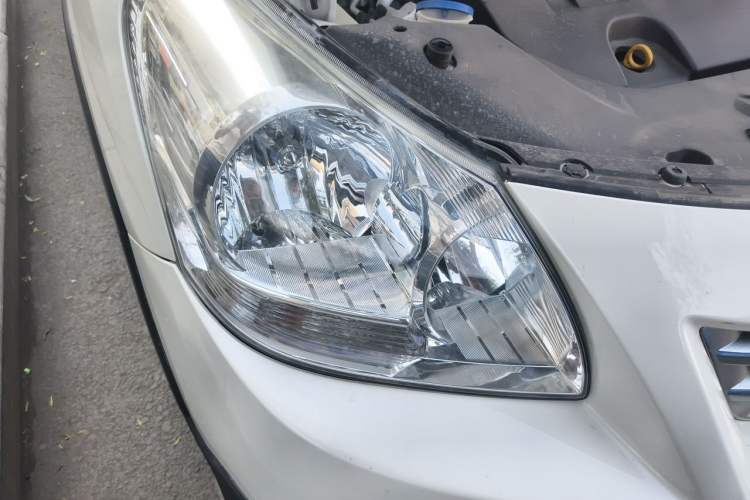 Used Toyota Verso 2015 180E CVT Crossover Edition Right Front Headlight