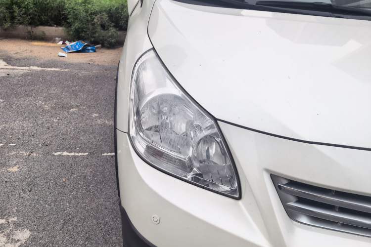 Used Toyota Verso 2015 180E CVT Crossover Edition Right Front Headlight