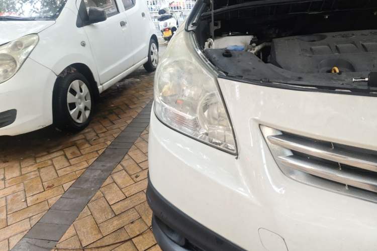 Used Toyota Verso 2015 180E CVT Crossover Edition Right Front Headlight
