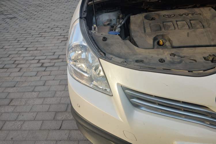 Used Toyota Verso 2015 180E CVT Crossover Edition Right Front Headlight
