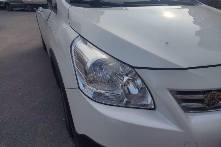 Used Toyota Verso 2015 180E CVT Crossover Edition Right Front Headlight