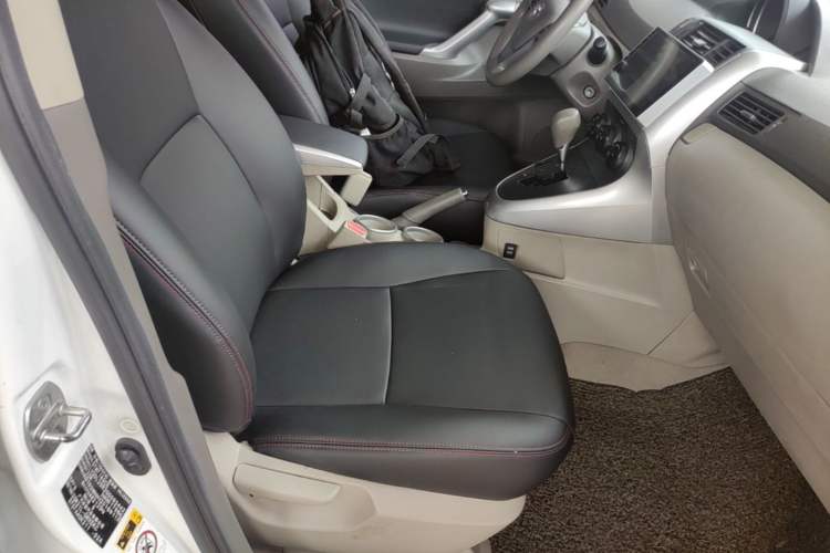 Used Toyota Verso 2015 180E CVT Crossover Edition Right Front Seat