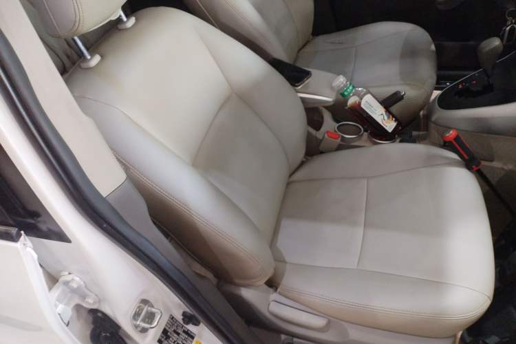 Used Toyota Verso 2015 180E CVT Crossover Edition Right Front Seat