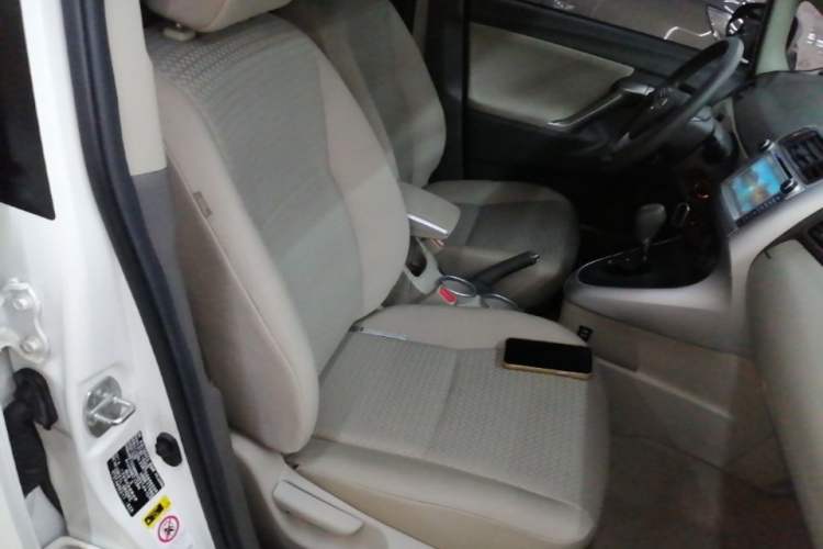 Used Toyota Verso 2015 180E CVT Crossover Edition Right Front Seat