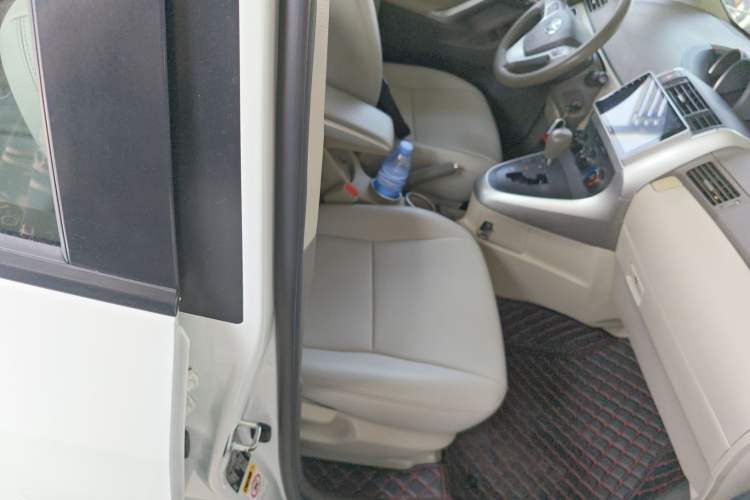 Used Toyota Verso 2015 180E CVT Crossover Edition Right Front Seat