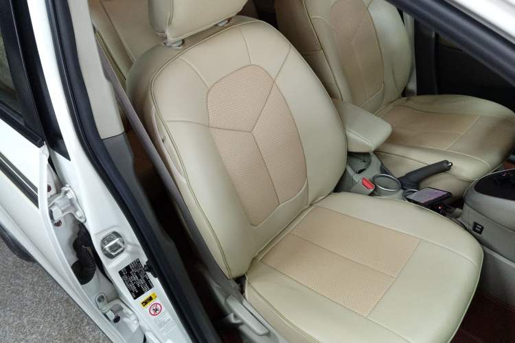 Used Toyota Verso 2015 180E CVT Crossover Edition Right Front Seat