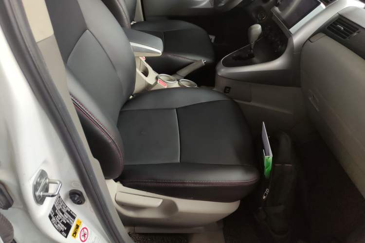 Used Toyota Verso 2015 180E CVT Crossover Edition Right Front Seat