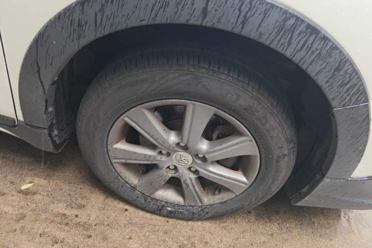 Used Toyota Verso 2015 180E CVT Crossover Edition Right Front Wheel Hub