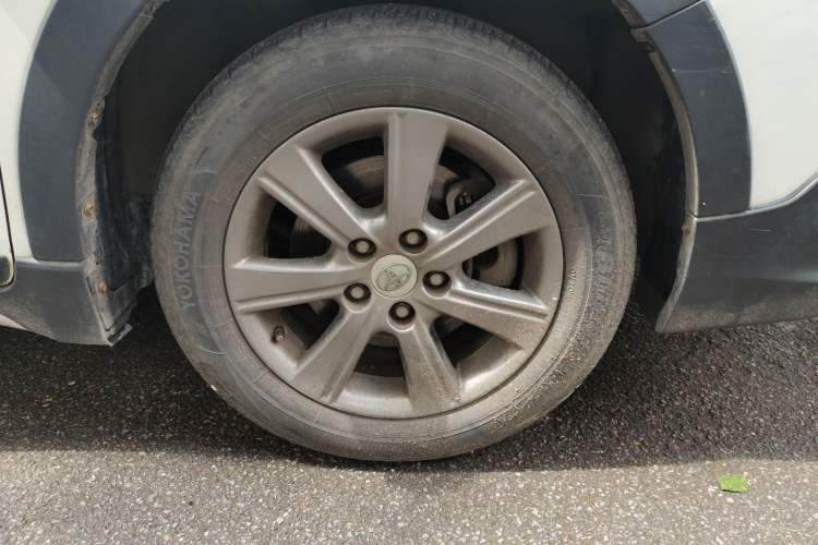Used Toyota Verso 2015 180E CVT Crossover Edition Right Front Wheel Hub