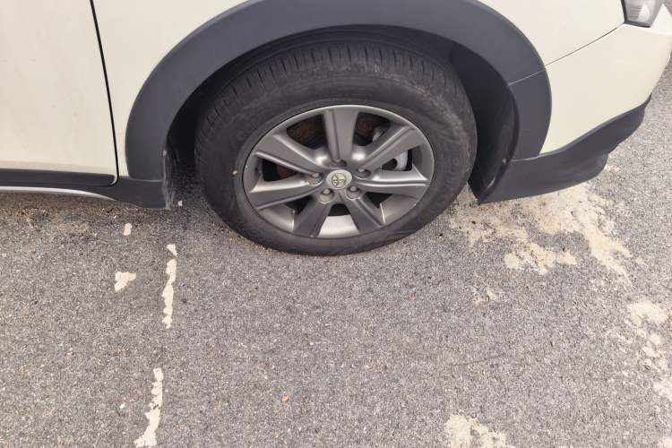 Used Toyota Verso 2015 180E CVT Crossover Edition Right Front Wheel Hub