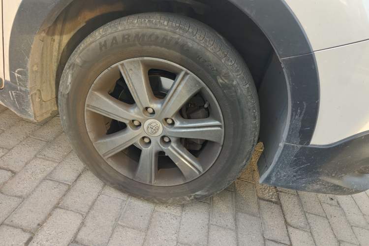 Used Toyota Verso 2015 180E CVT Crossover Edition Right Front Wheel Hub