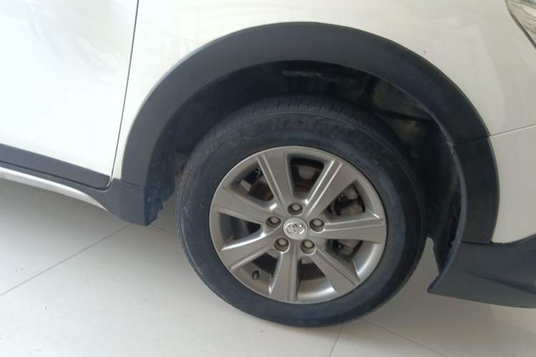 Used Toyota Verso 2015 180E CVT Crossover Edition Right Front Wheel Hub