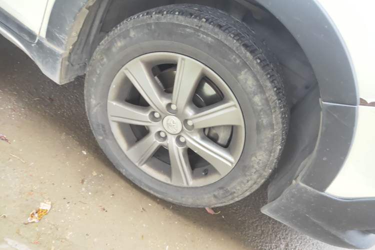 Used Toyota Verso 2015 180E CVT Crossover Edition Right Front Wheel Hub