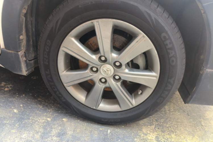 Used Toyota Verso 2015 180E CVT Crossover Edition Right Front Wheel Hub