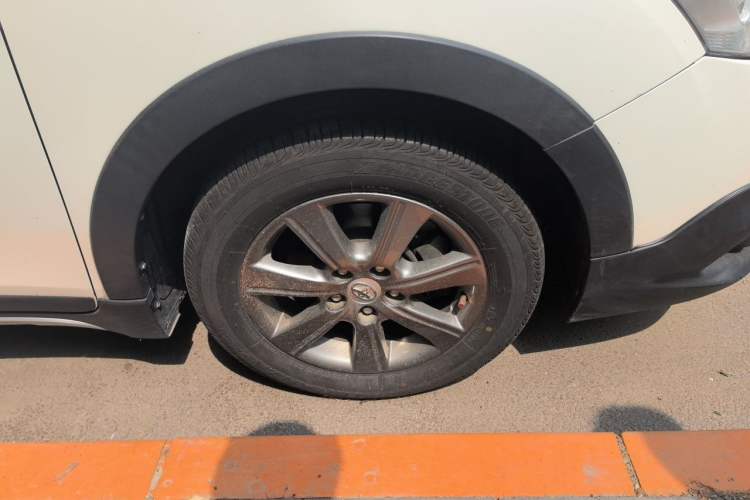 Used Toyota Verso 2015 180E CVT Crossover Edition Right Front Wheel Hub