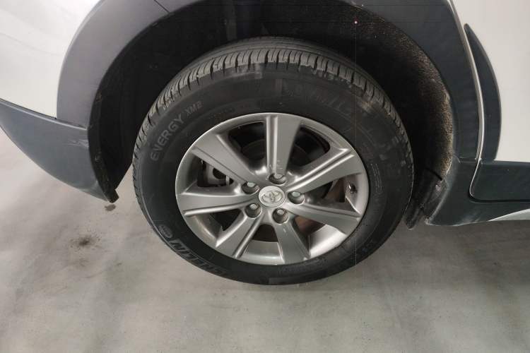 Used Toyota Verso 2015 180E CVT Crossover Edition Right Rear Wheel Hub