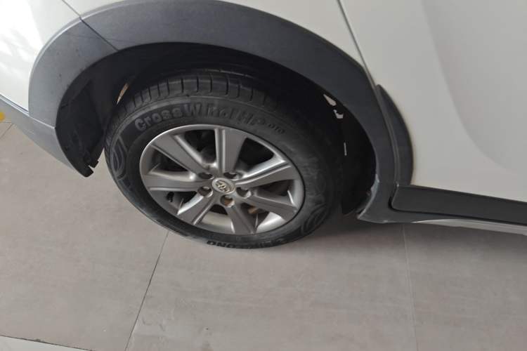 Used Toyota Verso 2015 180E CVT Crossover Edition Right Rear Wheel Hub