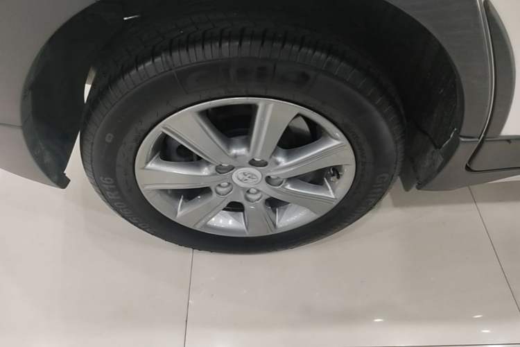 Used Toyota Verso 2015 180E CVT Crossover Edition Right Rear Wheel Hub