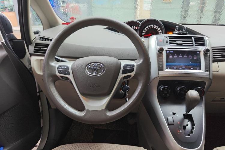 Used Toyota Verso 2015 180E CVT Crossover Edition Steering Wheel
