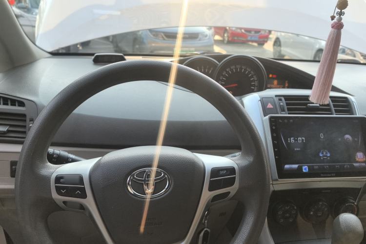 Used Toyota Verso 2015 180E CVT Crossover Edition Steering Wheel