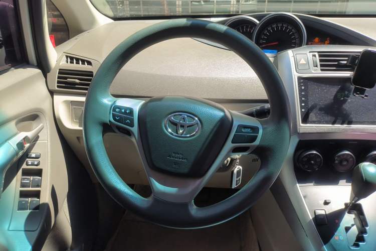 Used Toyota Verso 2015 180E CVT Crossover Edition Steering Wheel