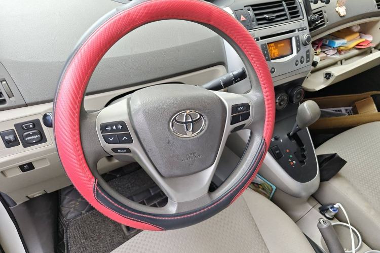 Used Toyota Verso 2015 180E CVT Crossover Edition Steering Wheel
