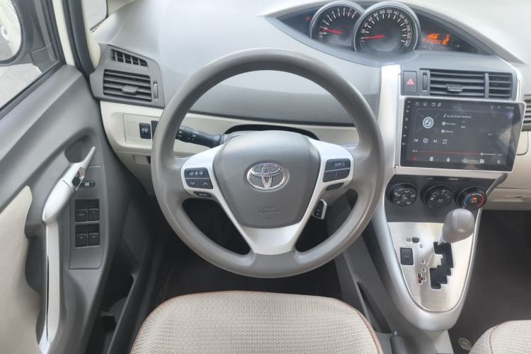 Used Toyota Verso 2015 180E CVT Crossover Edition Steering Wheel